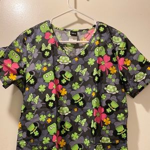 Disney St. Patrick Minnie Top scrub
